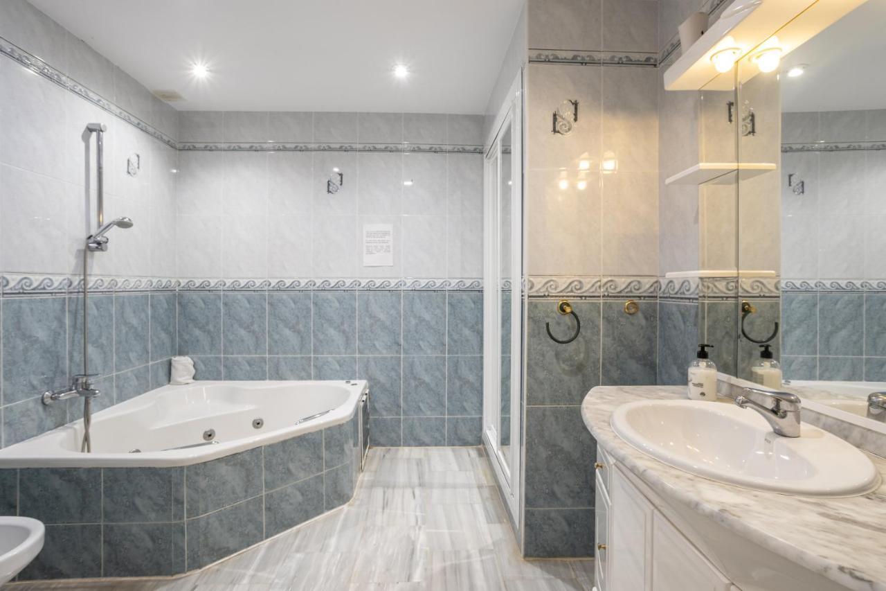 Las Flores 5 - Large Townhouse Nerja Exterior photo